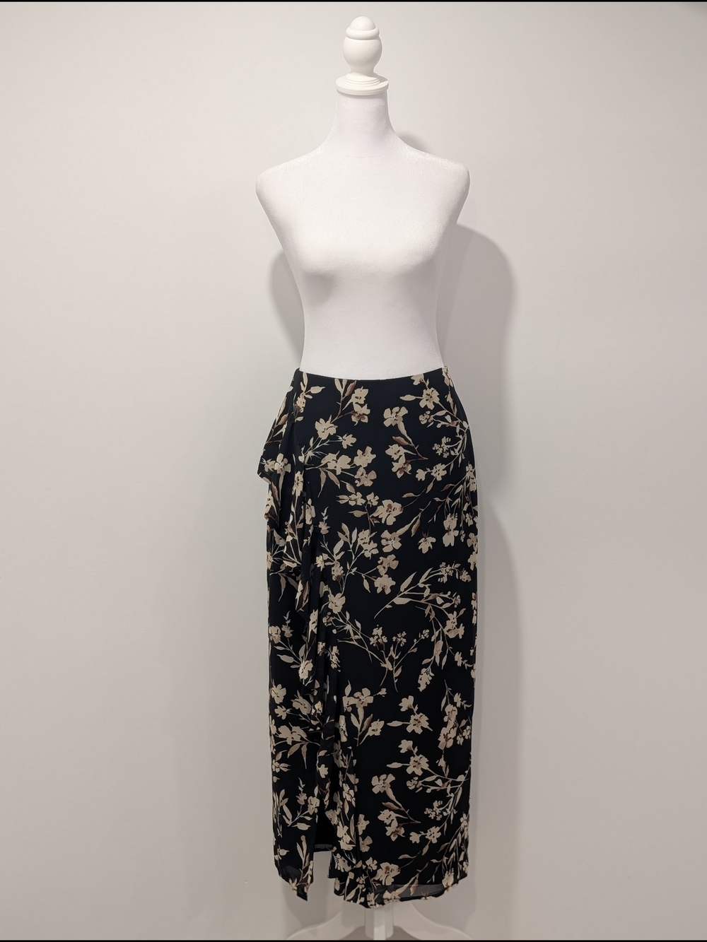 Dynamite Kamila Black Maxi Skirt with Cream Floral Print